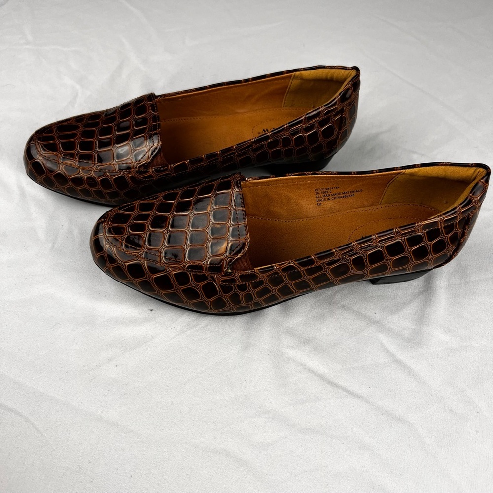 Comfort View ‘Devon’ Brown Crocodile Pattern Loafers size 8 M